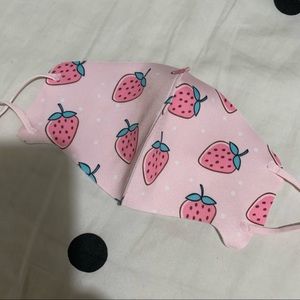 💙 Pink Strawberry Face Mask